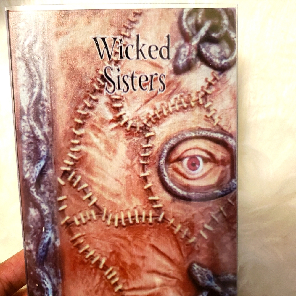 THE Spellbook Hocus Pocus Inspired Eyeshadow